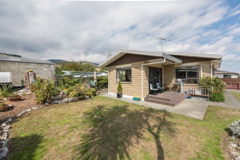 Photo of property in 2/1 Alyson Place, Stoke, Nelson, 7011