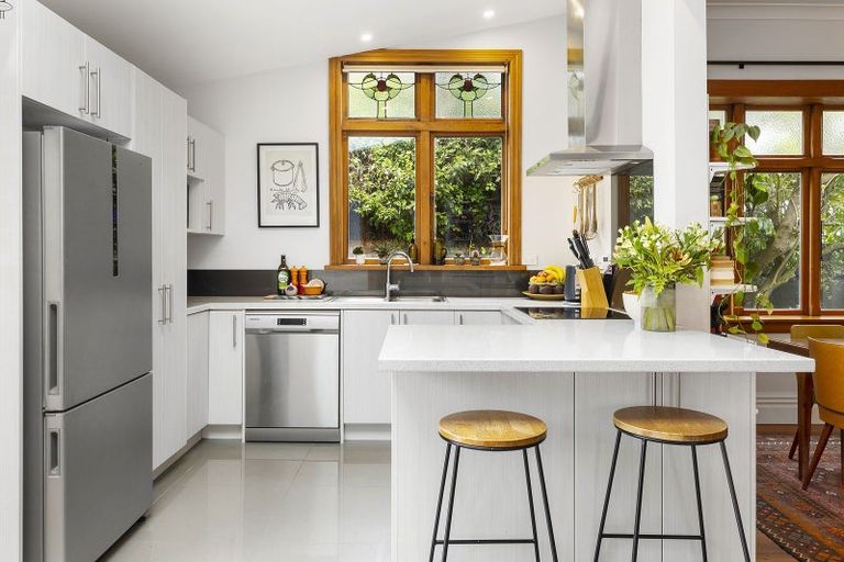 Photo of property in 8 Veronica Street, Brooklyn, Wellington, 6021