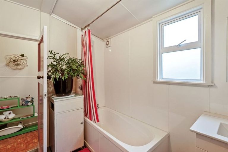 Photo of property in 17 Strickland Street, Sydenham, Christchurch, 8023