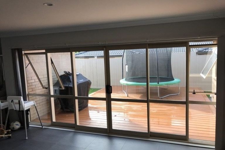 Photo of property in 37 Riverglade Parkway, Te Atatu South, Auckland, 0610