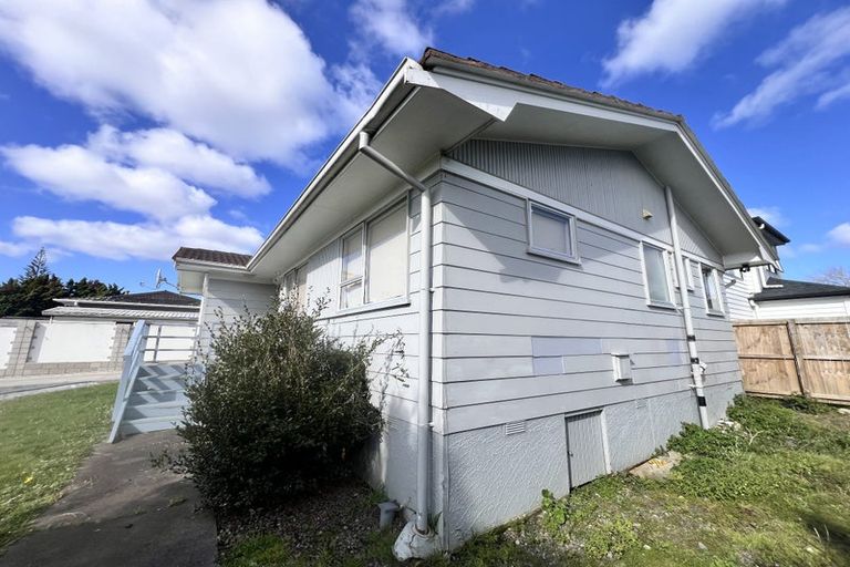 Photo of property in 8 Sharland Avenue, Manurewa, Auckland, 2102