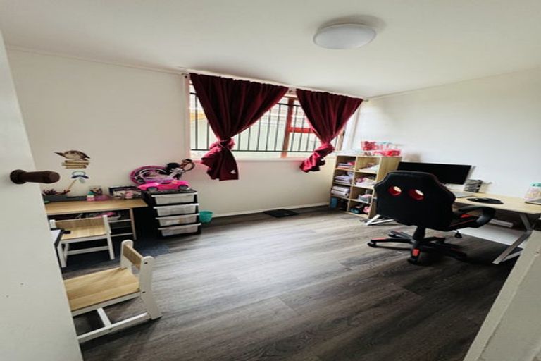 Photo of property in 671 East Coast Road, Browns Bay, Auckland, 0630