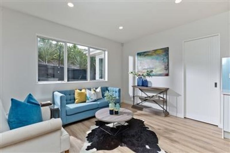 Photo of property in 51 Harvest Avenue, Orewa, 0931