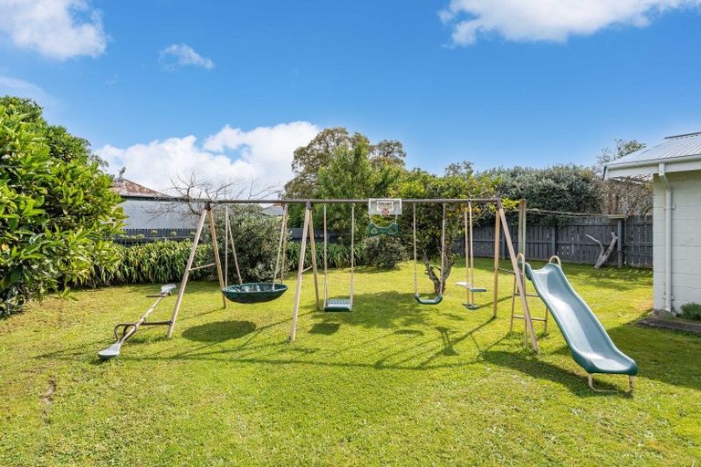Photo of property in 17 Sackville Street, Martinborough, 5711