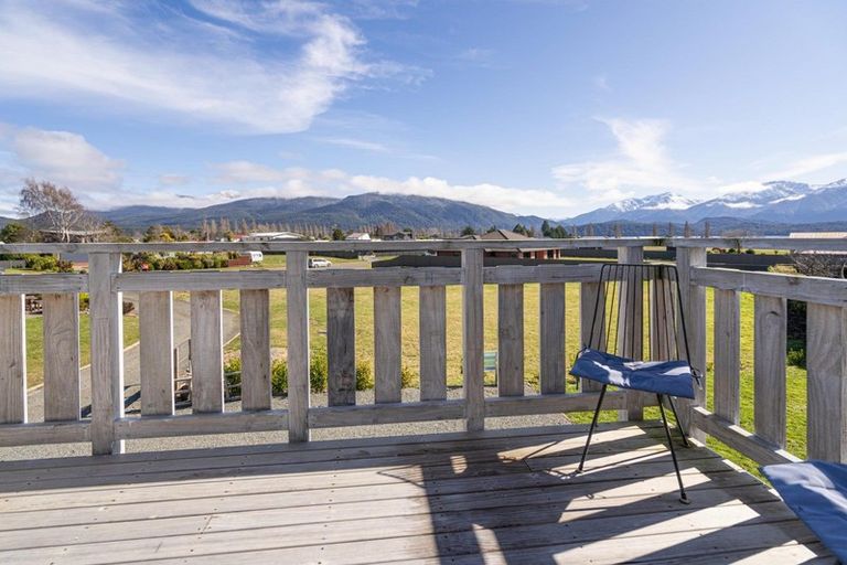Photo of property in 17 Cunaris Way, Te Anau, 9600