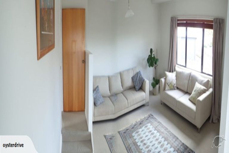 Photo of property in 1/6 Grenadine Place, Unsworth Heights, Auckland, 0632