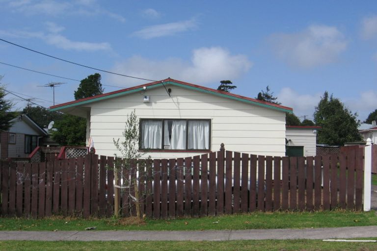 Photo of property in 1/4 Barbary Avenue, Kelston, Auckland, 0602