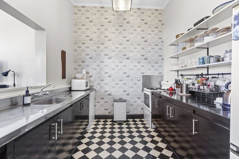 Photo of property in 230b Tinakori Road, Thorndon, Wellington, 6011