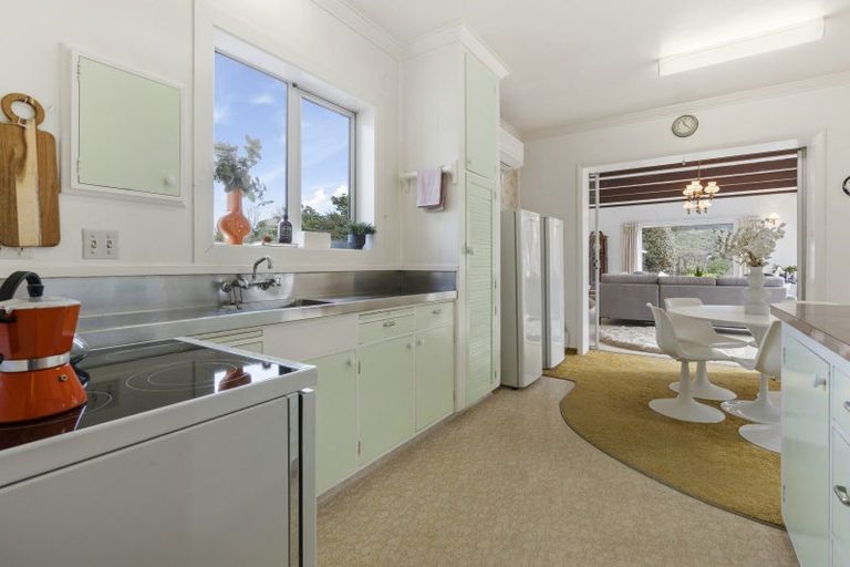 Photo of property in 39 Coates Street, Tawa, Wellington, 5028