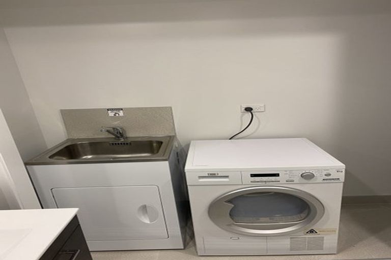 Photo of property in 17 Tuatua Road, Hobsonville, Auckland, 0616