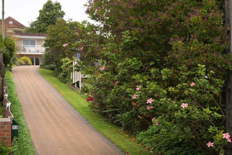 Photo of property in 12 Liston Crescent, Cockle Bay, Auckland, 2014