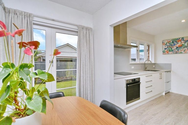 Photo of property in 2/21 Dunedin Street, Redwood, Christchurch, 8051