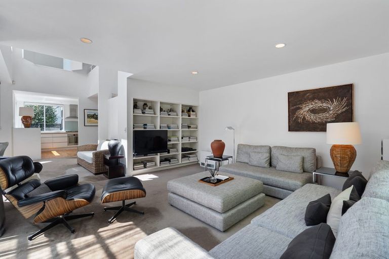 Photo of property in 2/22 Regina Street, Westmere, Auckland, 1022