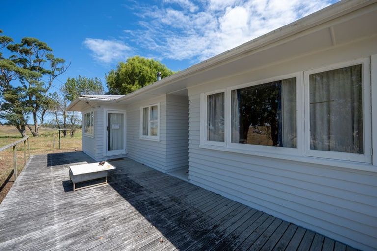 Photo of property in 880 Okahukura Road, Tapora, Wellsford, 0977