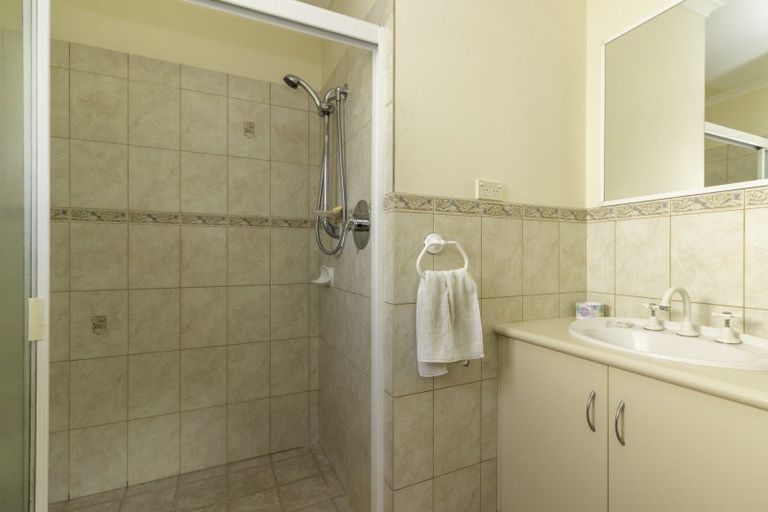 Photo of property in 43 Thames Road, Paeroa, 3600