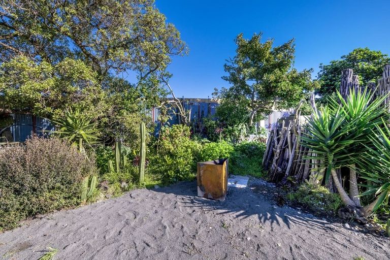Photo of property in 329 Te Horo Beach Road, Te Horo Beach, Otaki, 5581