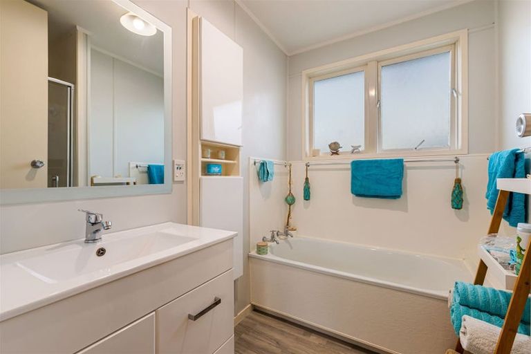 Photo of property in 9 Arthur Street, Riverhead, 0820