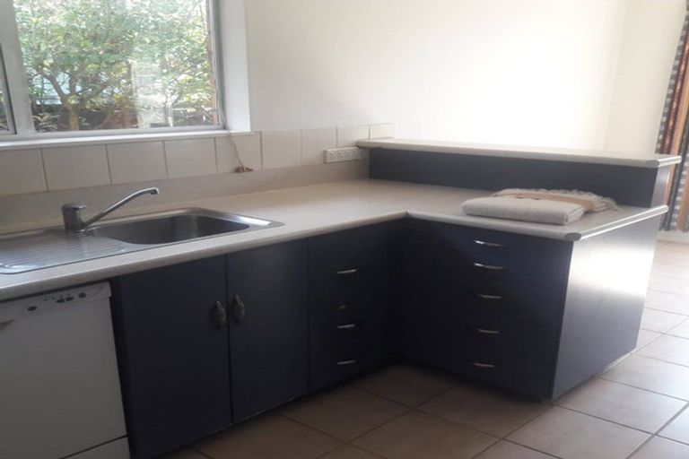 Photo of property in 17 Resolution Place, Bryndwr, Christchurch, 8053