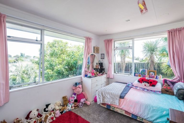 Photo of property in 15 Campbell Avenue, Paraparaumu, 5032