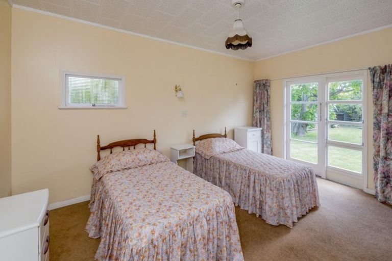 Photo of property in 36 Rangihiroa Street, Waikanae Beach, Waikanae, 5036