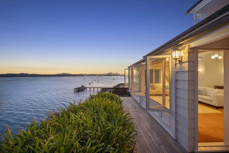 Photo of property in 38 Jubilee Avenue, Devonport, Auckland, 0624