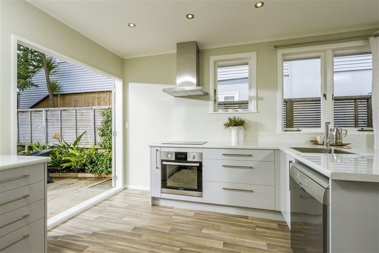 Photo of property in 1/15 Beulah Avenue, Rothesay Bay, Auckland, 0630