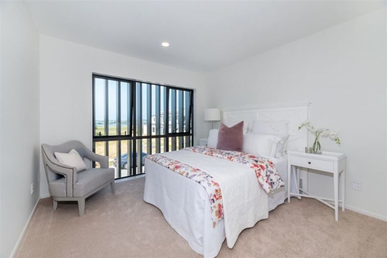 Photo of property in 11 Tai Crescent, Hobsonville, Auckland, 0616