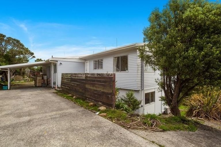 Photo of property in 59 Baylands Drive, Newlands, Wellington, 6037