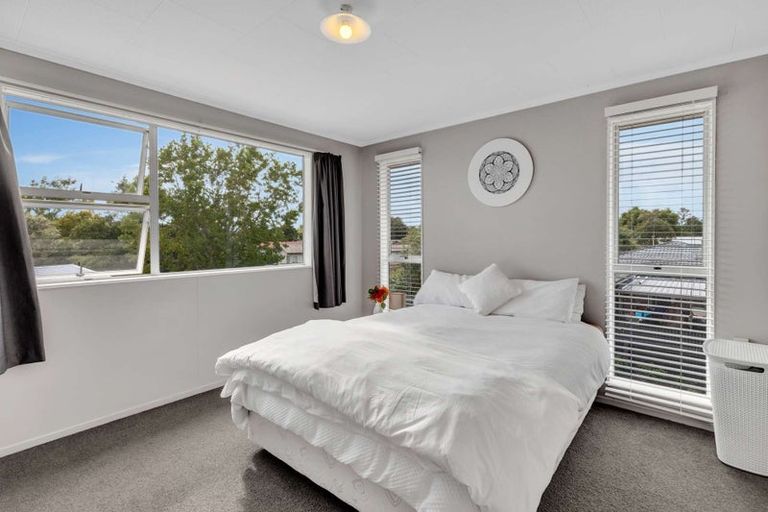 Photo of property in 8 Cohen Place, Milson, Palmerston North, 4414