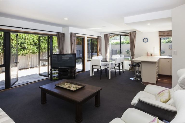 Photo of property in 1/135 Fendalton Road, Fendalton, Christchurch, 8052