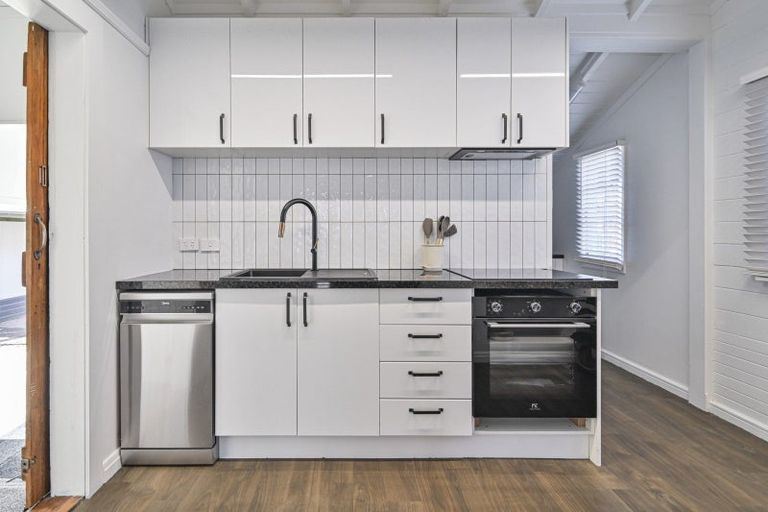 Photo of property in 709w Queen Street West, Saint Leonards, Hastings, 4120