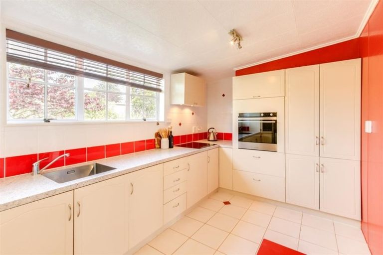 Photo of property in 5 Gow Avenue, Haumoana, 4102