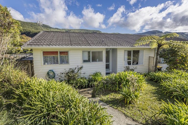 Photo of property in 11b Florio Terrace, Tawa, Wellington, 5028