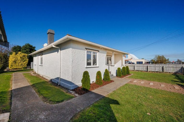 Photo of property in 23 Ross Street, Marton, 4710