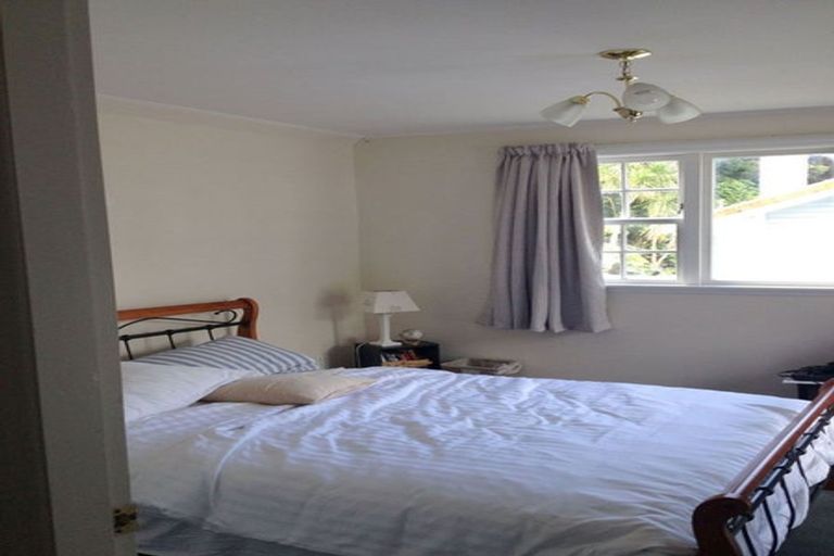 Photo of property in 38 Ngaio Road, Kelburn, Wellington, 6012