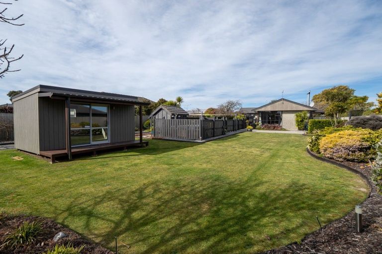 Photo of property in 12 Masham Road, Broomfield, Christchurch, 8042