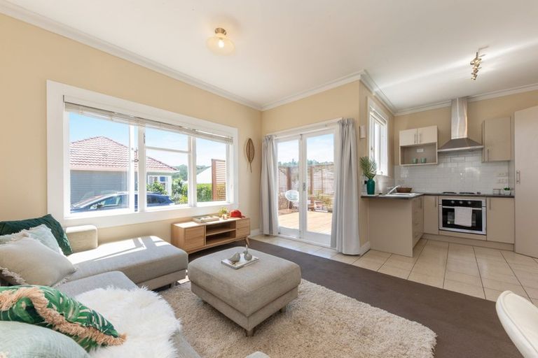 Photo of property in 379b West Coast Road, Glen Eden, Auckland, 0602