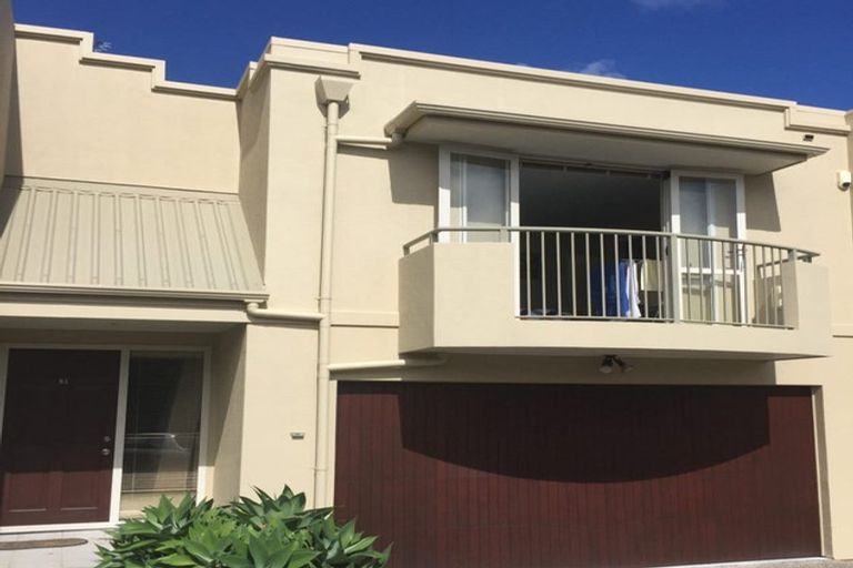 Photo of property in 7 Gillett Place, Botany Downs, Auckland, 2014