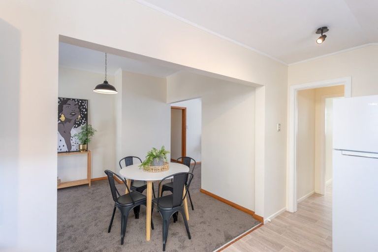 Photo of property in 5 Mangaroa Hill Road, Clouston Park, Upper Hutt, 5018
