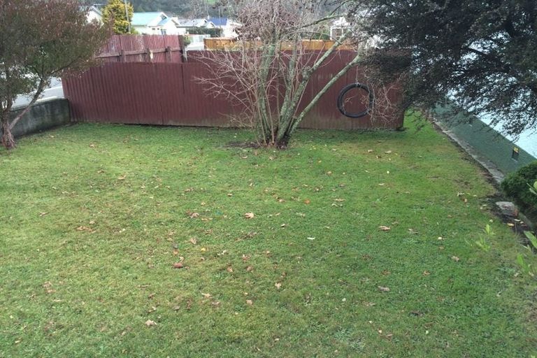 Photo of property in 72 Tipahi Street, Nelson South, Nelson, 7010