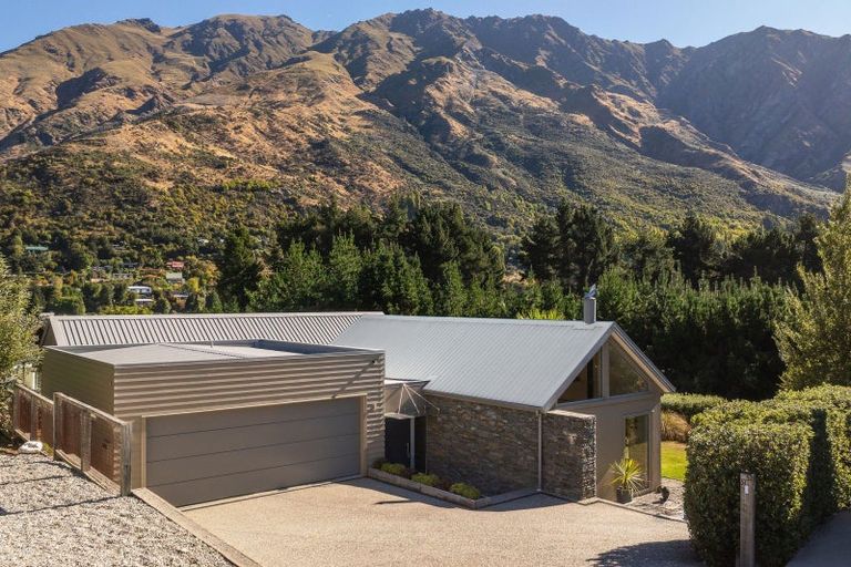 Photo of property in 51 Mathias Terrace, Arthurs Point, Queenstown, 9371