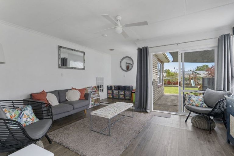 Photo of property in 6 Kahikatea Street, Inglewood, 4330