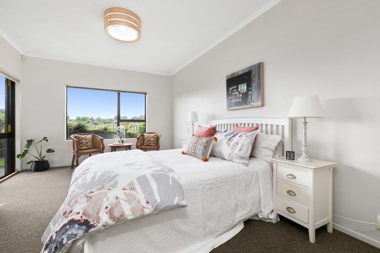 Photo of property in 44 Links View Drive, Omokoroa, 3114