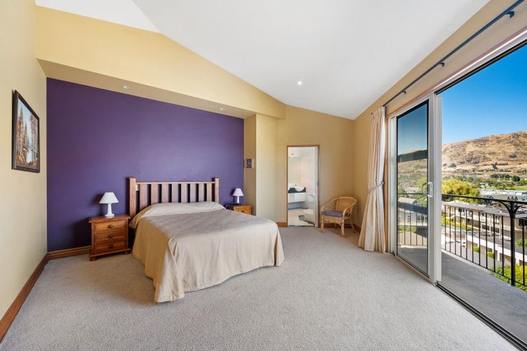 Photo of property in 10 Lismore Street, Wanaka, 9305