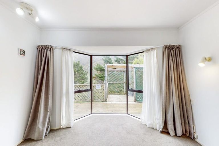 Photo of property in 97 Thurleigh Grove, Karori, Wellington, 6012