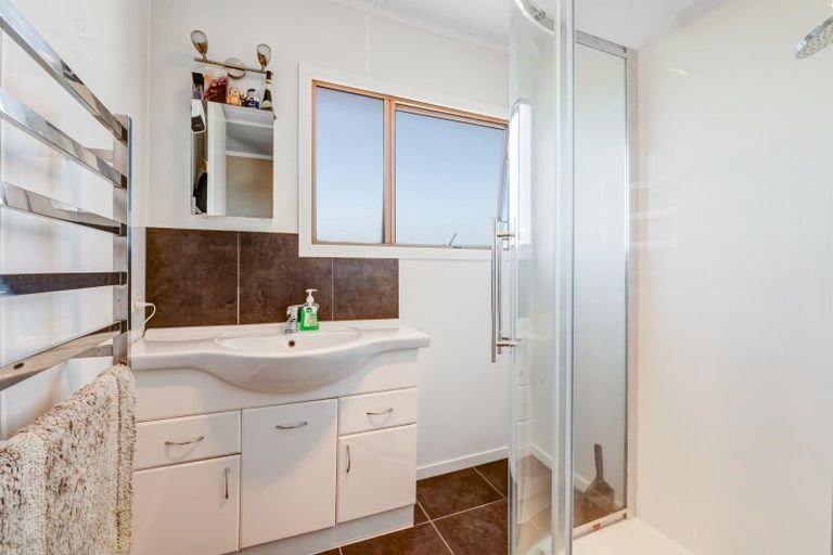 Photo of property in 29 Melandra Road, Stanmore Bay, Whangaparaoa, 0932