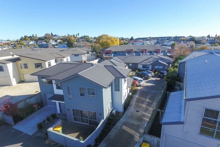 Photo of property in 2/5 Jones Crescent, Melville, Hamilton, 3206