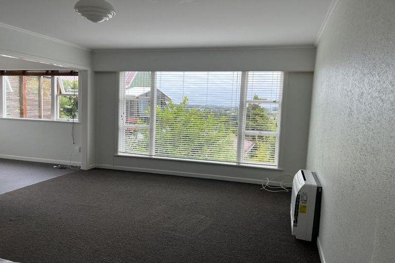 Photo of property in 54 Howard Road, Northcote, Auckland, 0627