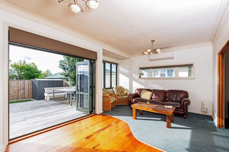 Photo of property in 49 Haydon Street, Roslyn, Palmerston North, 4414