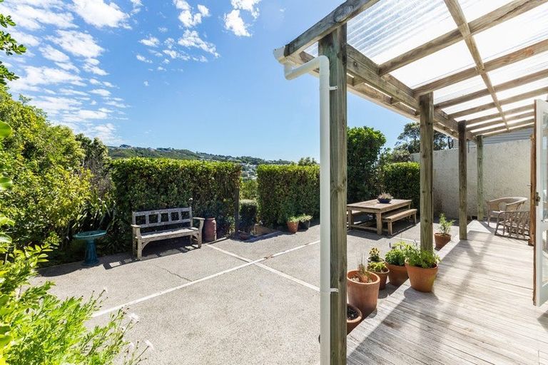 Photo of property in 18 Mills Road, Brooklyn, Wellington, 6021